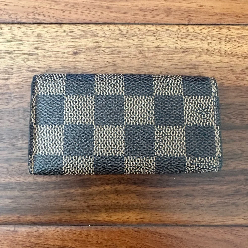 Vintage Authentic Louis Vuitton Damier Ebene 4 Key Holder - Unisex